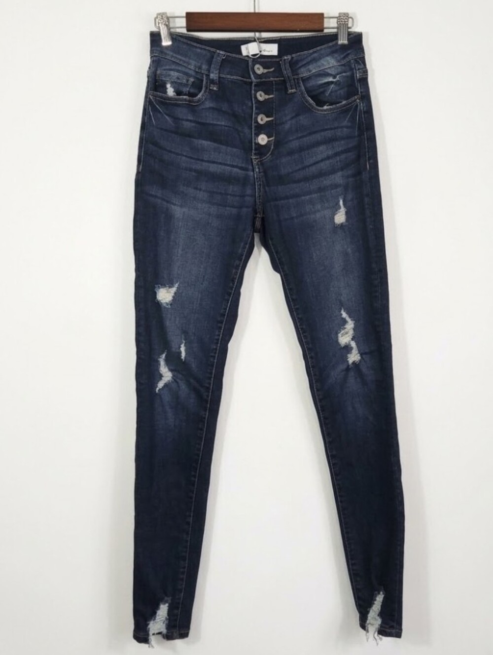 KanCan distressed skinny jeans